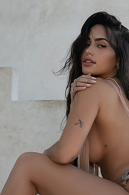 Claudia Tihan - 06